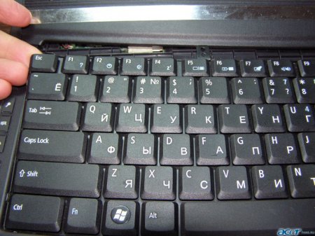 Как снять клавиатуру. Ноутбуки Acer TravelMate и Extensa